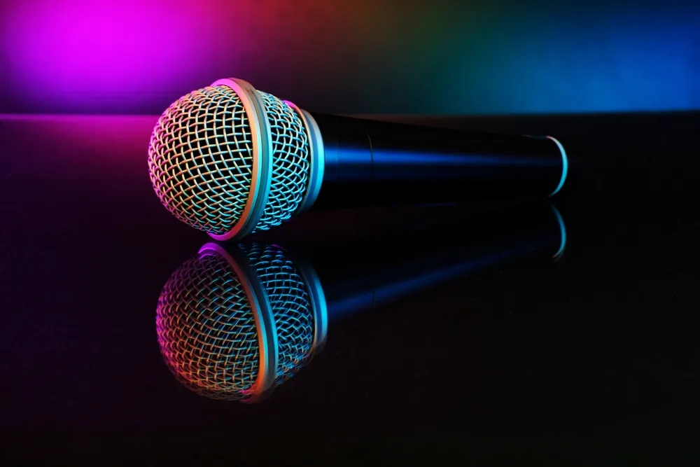 Zdjęcie Jaki mikrofon dla DJ-a? Wybierz idealny sprzęt na imprezę
