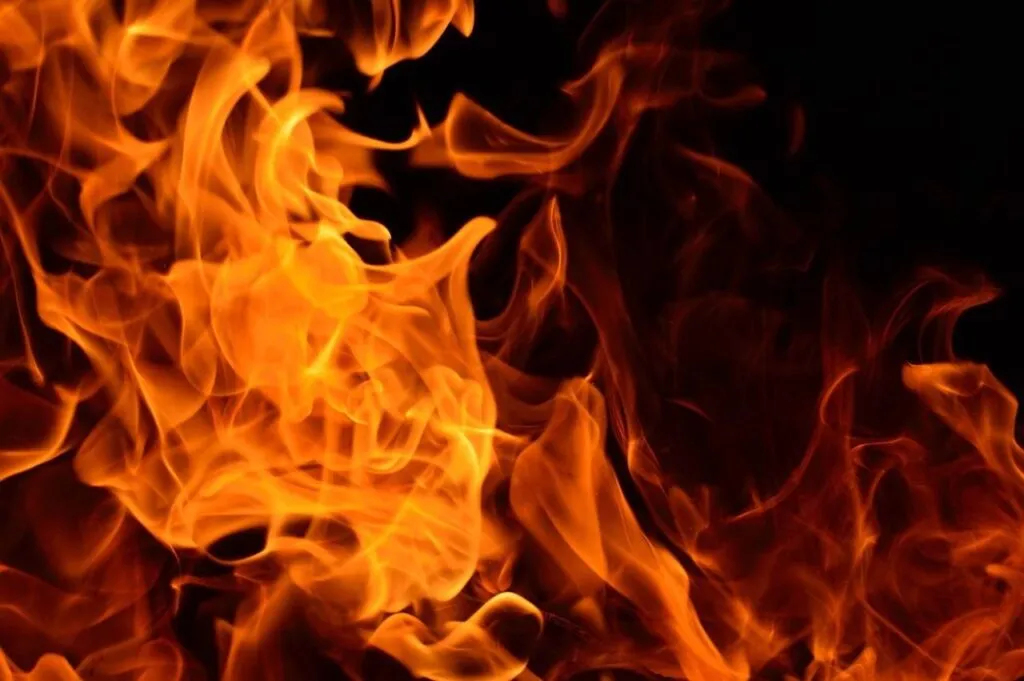Zdjęcie Kremacja jaka temperatura: poznaj kluczowe informacje o procesie