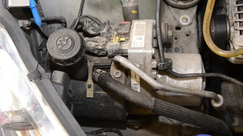 Zdjęcie Czy silnik 2.0 HDi w Peugeot 407 jest tak niezawodny jak mówią?