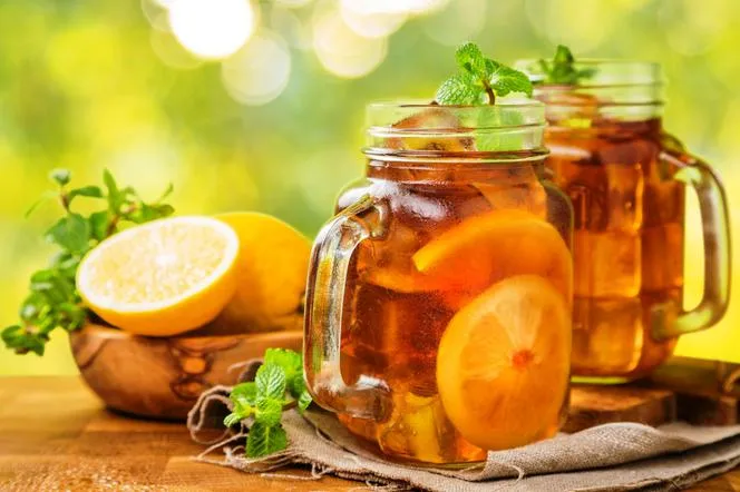 Zdjęcie Przepis na mrożoną herbatę Lipton: najlepsza domowa ice tea na lato