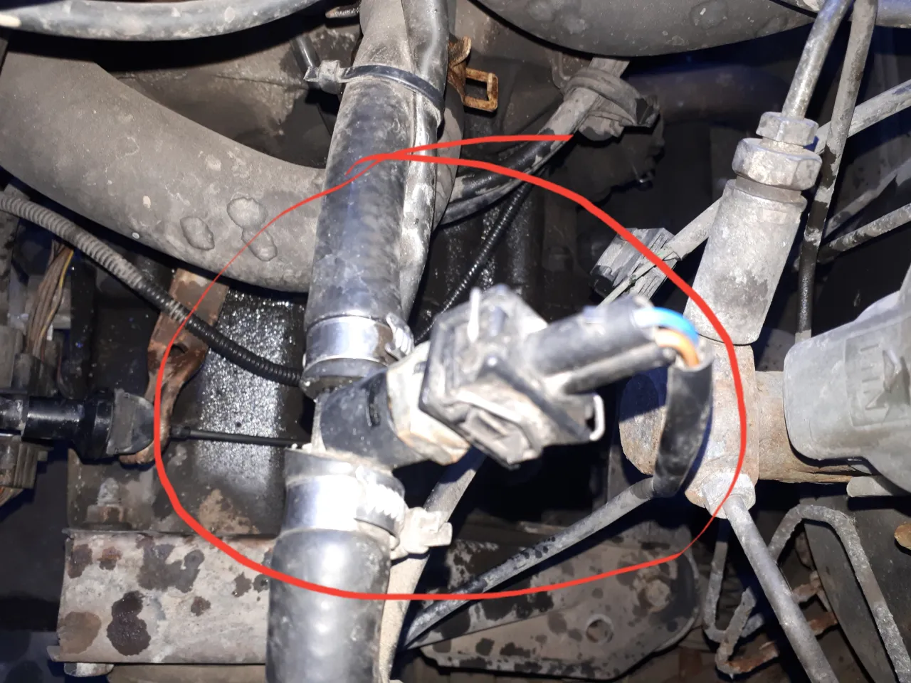 Zdjęcie Ile wchodzi płynu do chłodnicy Golf 3? Sprawdź, aby uniknąć problemów