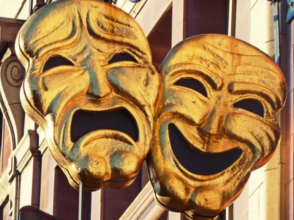 Zdjęcie Symbol teatru: historia masek i ich współczesne znaczenie