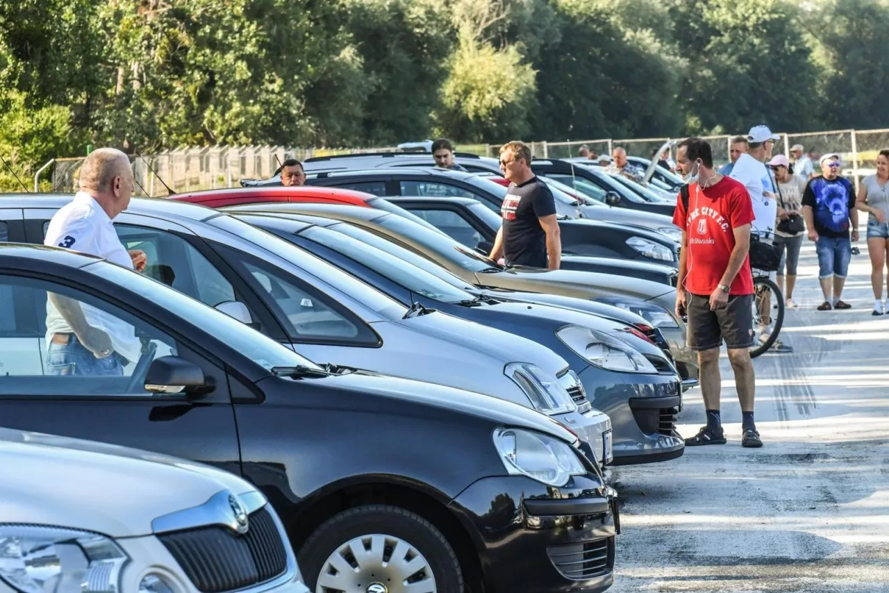 Zdjęcie Giełda samochodowa Poznań kiedy czynna - sprawdź godziny otwarcia