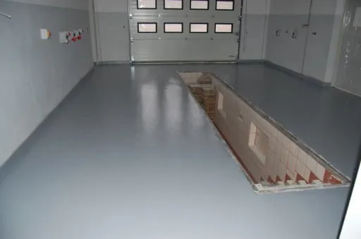 Zdjęcie Czy dawać styropian pod wylewkę w garażu? Odkryj kluczowe zalety