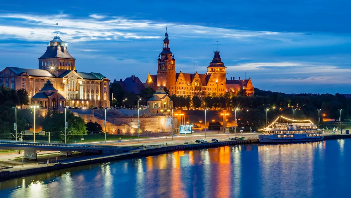 Zdjęcie Szczecin: miasto nad Odrą i jeziorem Dąbie pełne niespodzianek