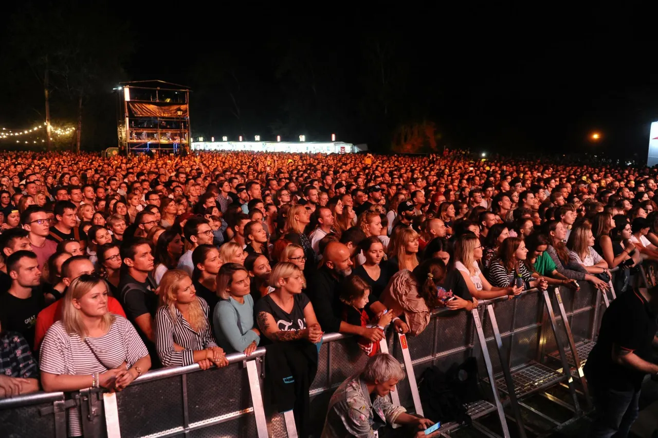 Zdjęcie Ile trwa koncert Męskie Granie? Sprawdź pełny harmonogram i atrakcje.