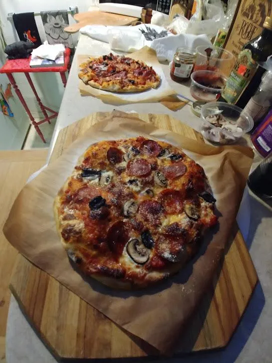 Zdjęcie Czy pizzę piec na papierze do pieczenia? Oto korzyści i wskazówki