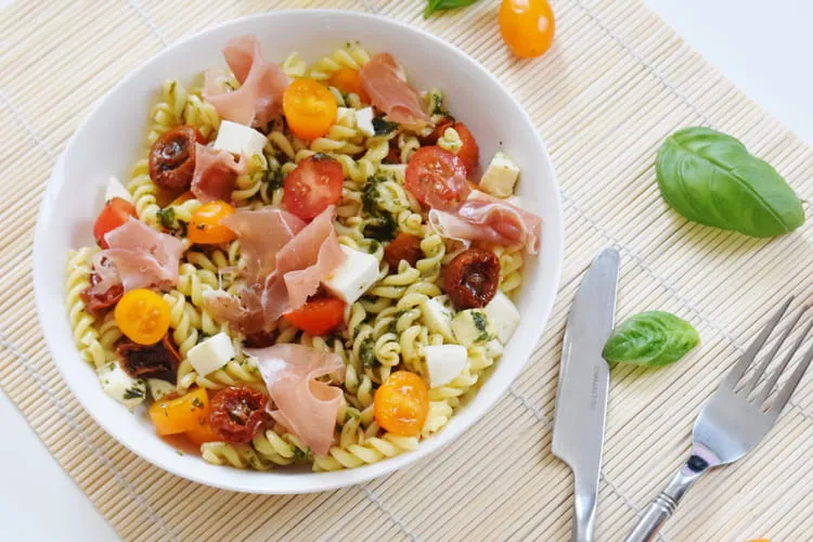 Zdjęcie Recette de salade de pâtes à l'italienne : fraîcheur et saveurs d'été