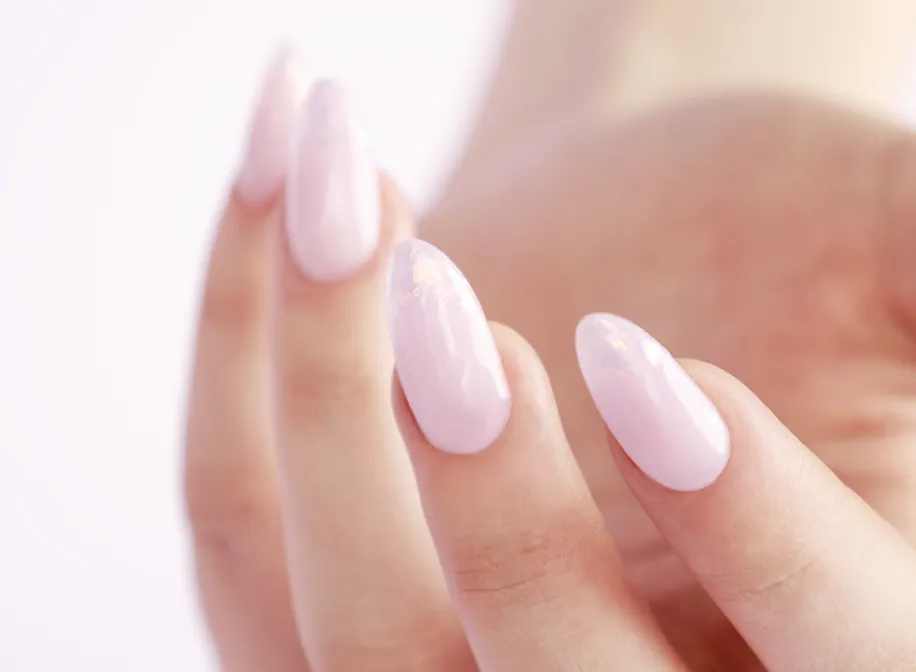 Zdjęcie Co pod żel na paznokcie? Kluczowe kroki do trwałej stylizacji