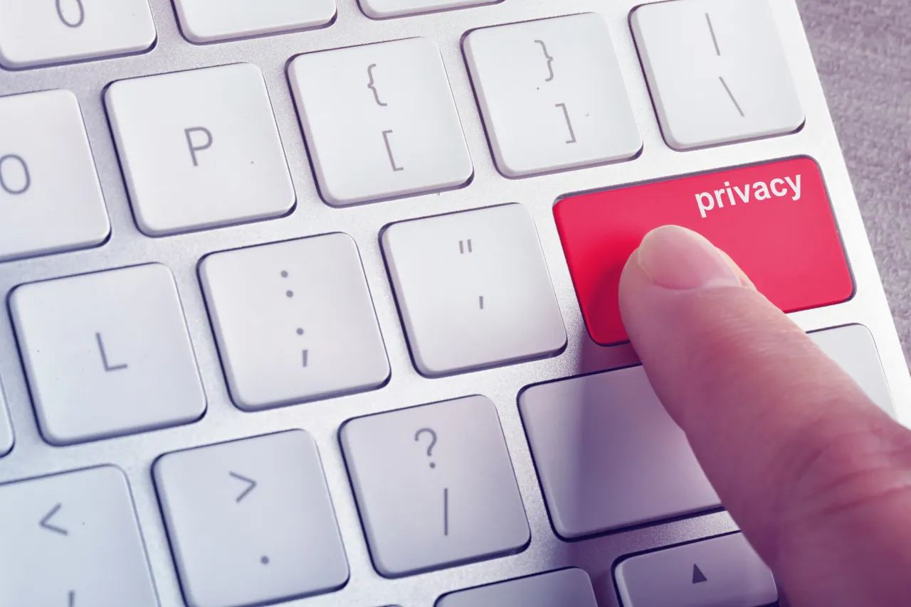 Zdjęcie Jak założyć VPN i chronić swoją prywatność w Internecie
