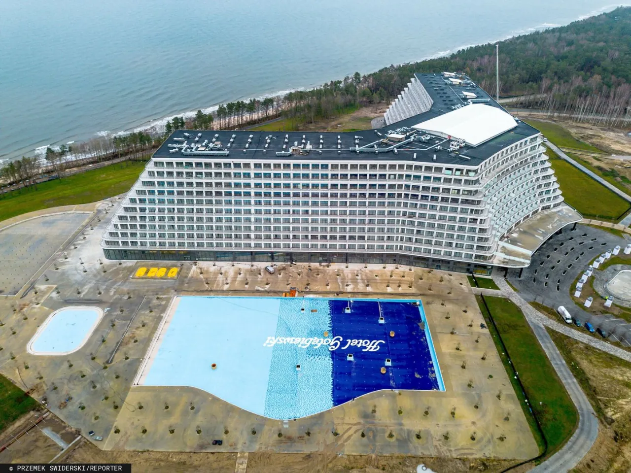 Zdjęcie Kiedy będzie otwarty hotel Gołębiewski w Pobierowie? Sprawdź najnowsze informacje