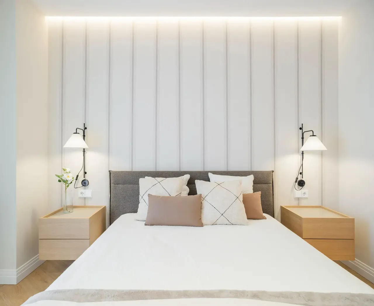 Zdjęcie Apliques dormitorio matrimonio: &iquest;C&oacute;mo elegir luz y estilo ideal?