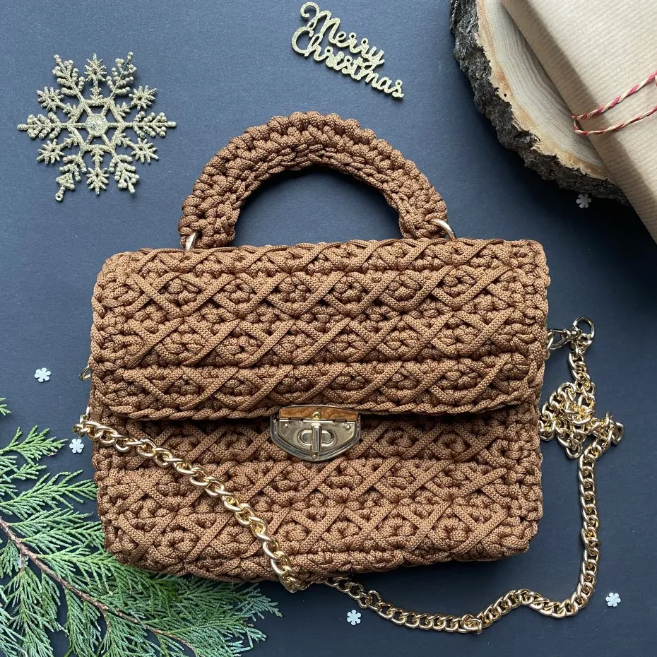 Zdjęcie Elegancka torebka na szydełku: style, materiały i porady