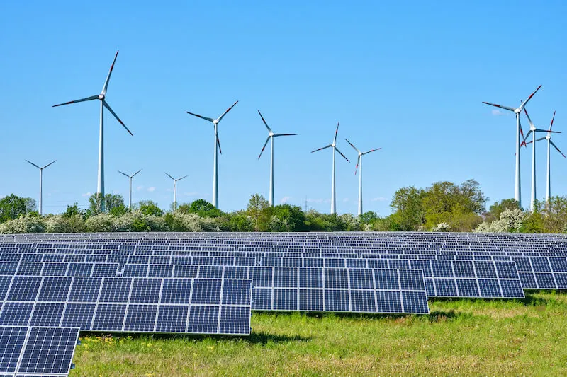 Zdjęcie Co to są OZE? Poznaj kluczowe informacje o odnawialnych źródłach energii