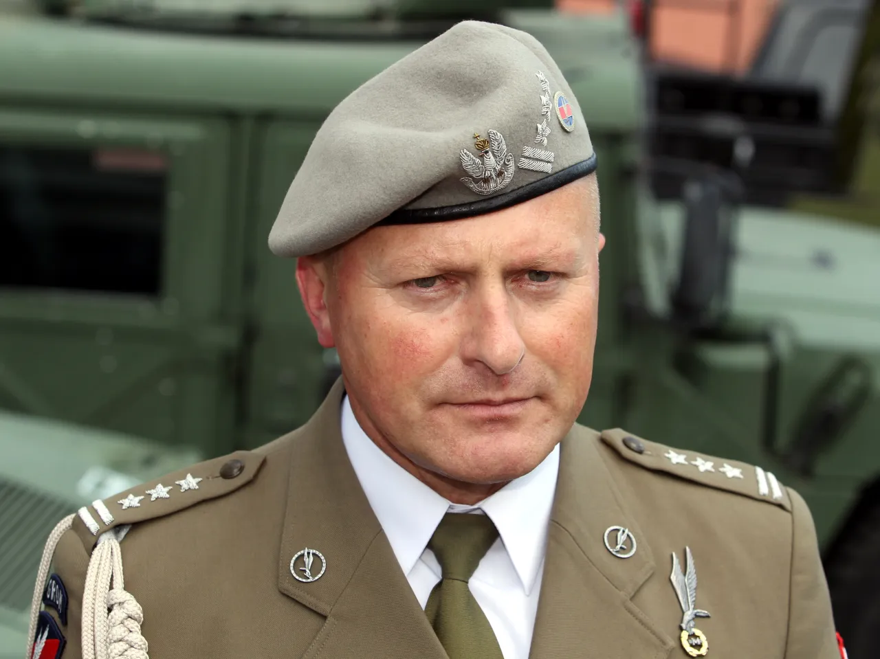 Zdjęcie Jerzy Gut generał: Fascynująca biografia i osiągnięcia wojskowe