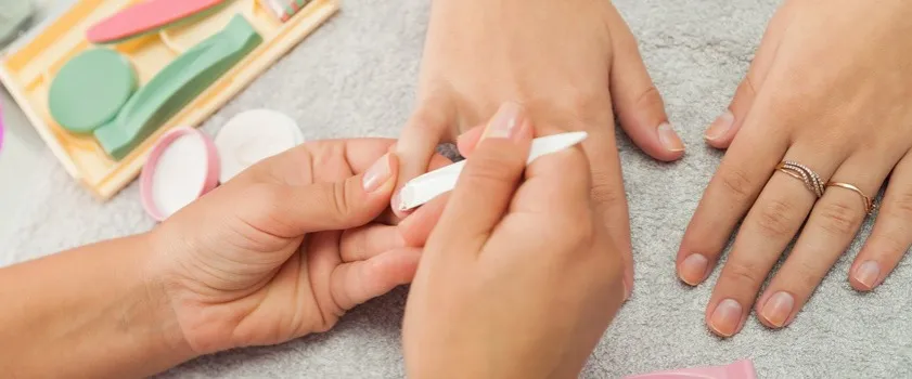 Zdjęcie Manicure japoński jak często stosować, aby nie osłabić paznokci