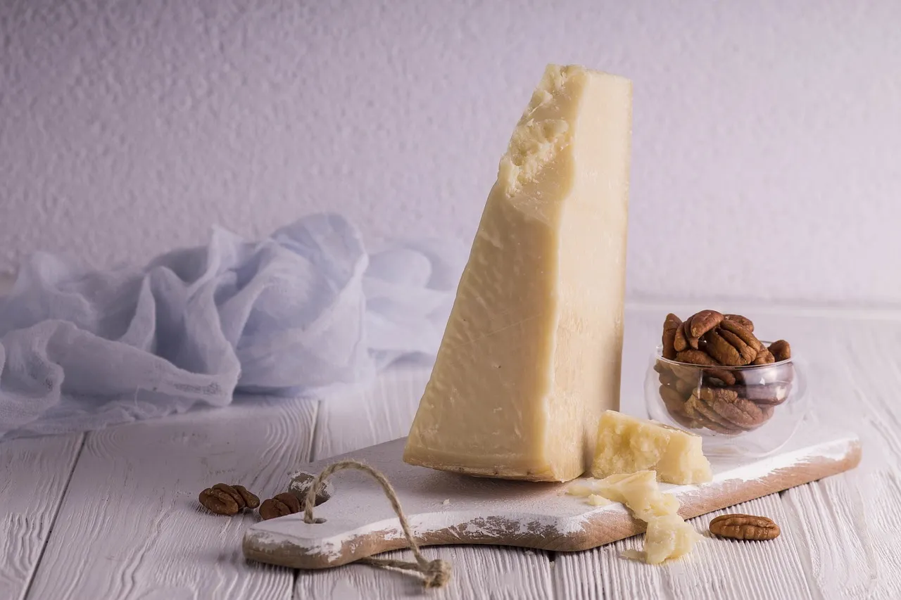 Zdjęcie Gdzie kupić parmezan w Polsce? Sprawdzone sklepy i oferty