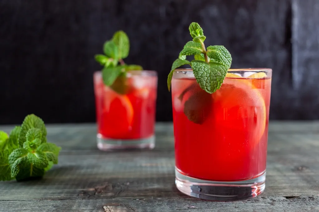 Zdjęcie Najlepsze drinki z wiśniówką, które zaskoczą Twoich gości