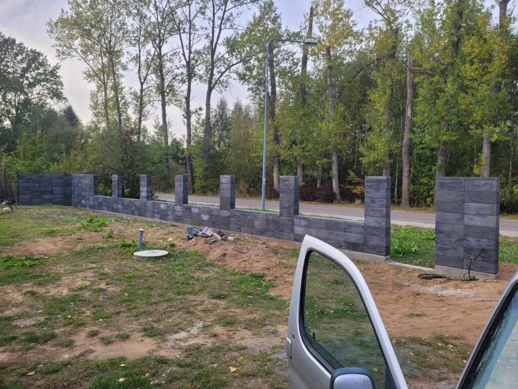 Zdjęcie Jak zrobić formę do ogrodzeń betonowych - uniknij najczęstszych błędów