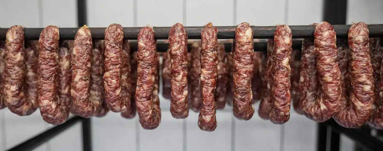 Zdjęcie Kiełbasa palcówka wędzona - tradycyjny smak, który musisz spróbować