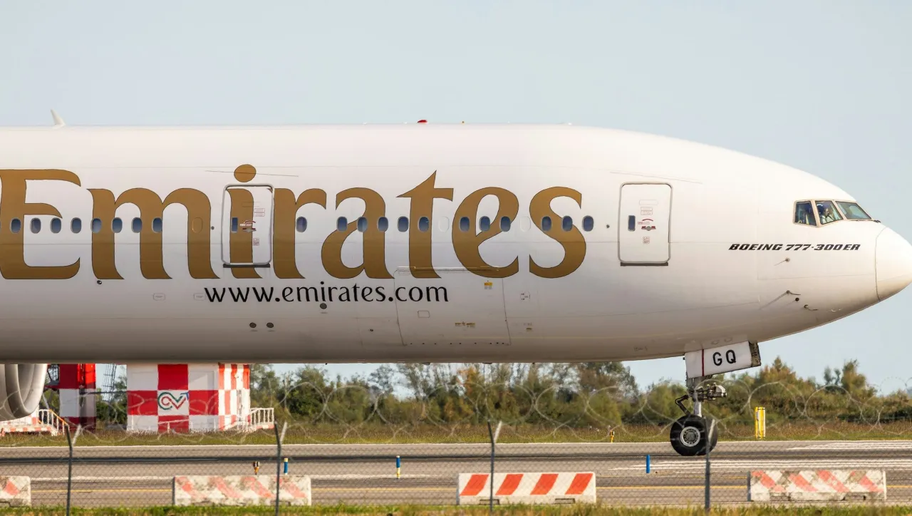 Zdjęcie Lot do Dubaju z Polski: Czas, przesiadki, porady. Sprawdź!