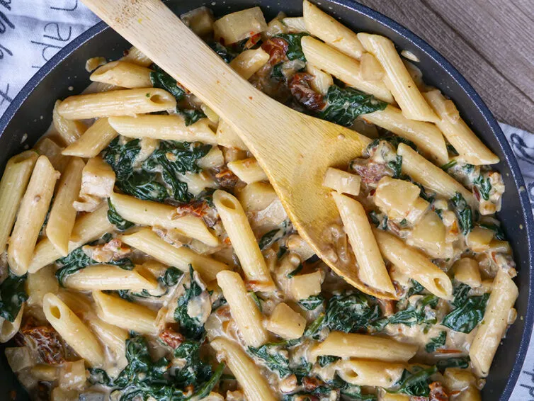 Zdjęcie Szybkie i pyszne penne w Thermomixie - proste przepisy na obiad