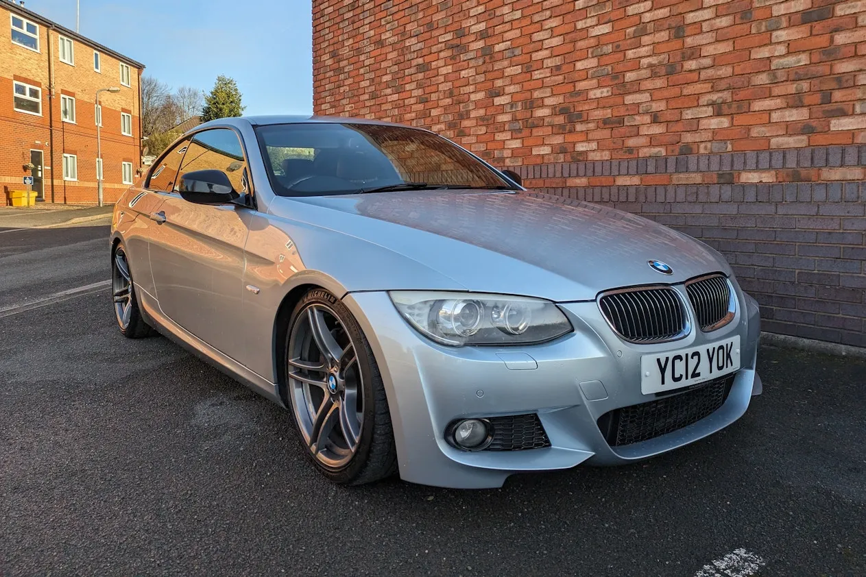 Zdjęcie BMW E92 335d - szczegółowe informacje, osiągi i komfort użytkowania
