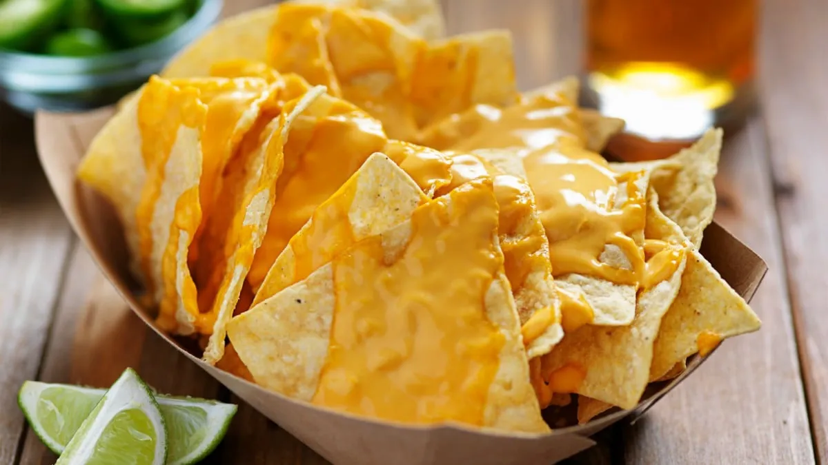 Zdjęcie Receta fácil de nachos con queso para disfrutar en casa sin complicaciones