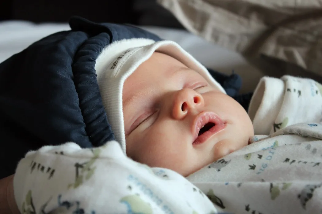 Zdjęcie Kiedy z noworodkiem w gości? Ważne zasady i wskazówki dla rodziców