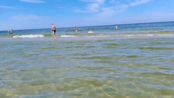 Zdjęcie Najczystsza woda w Bałtyku: 7 polskich plaż z krystalicznie czystą wodą