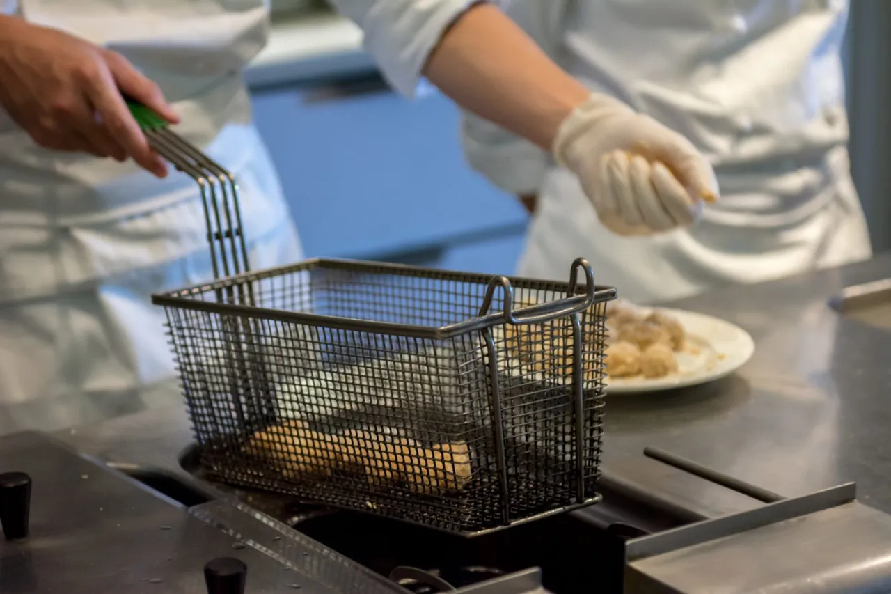 Zdjęcie Idealna temperatura do smażenia frytek – uniknij nieudanych prób