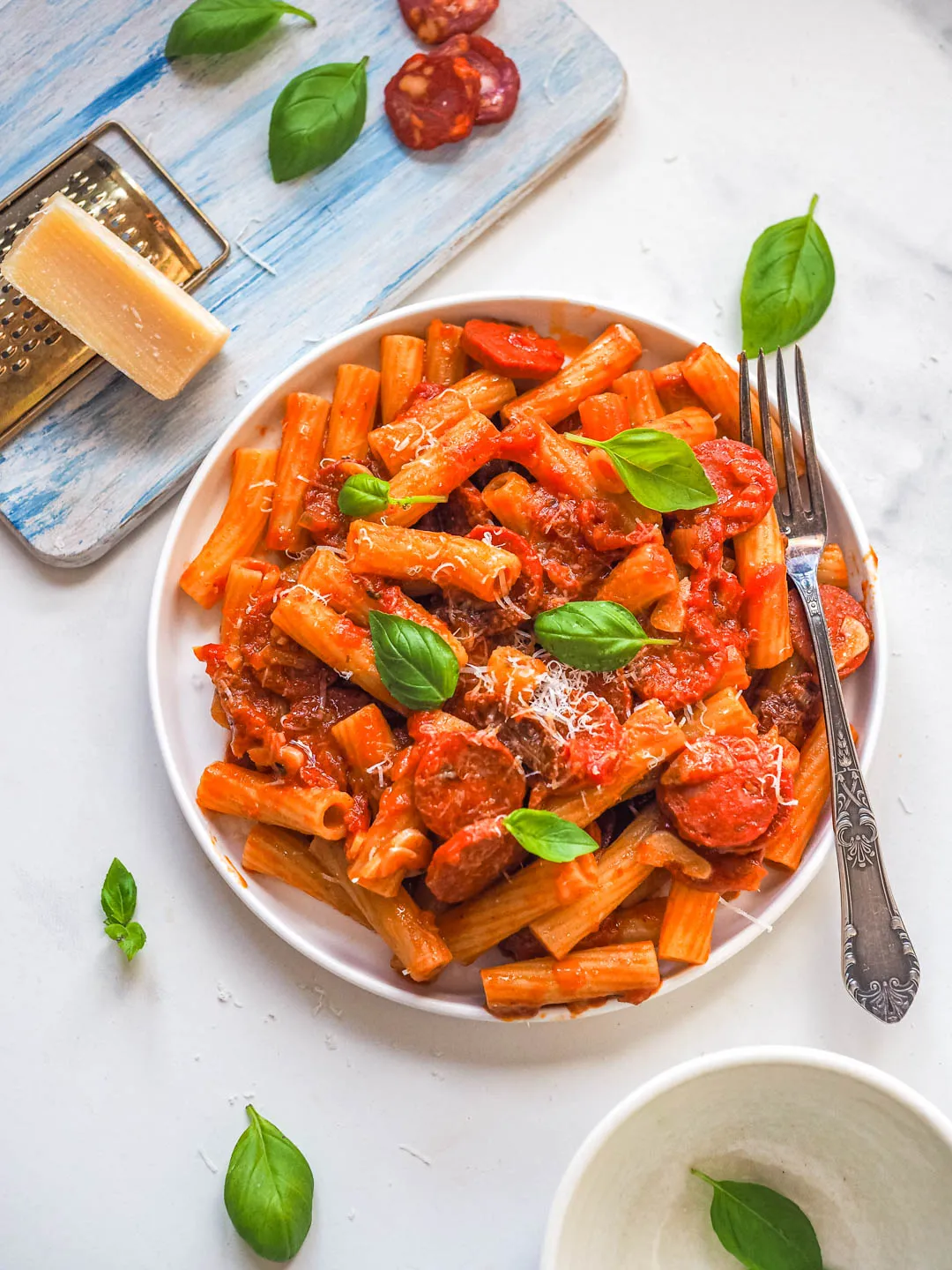 Zdjęcie Pyszne spaghetti z chorizo: proste przepisy, które zachwycą smakami