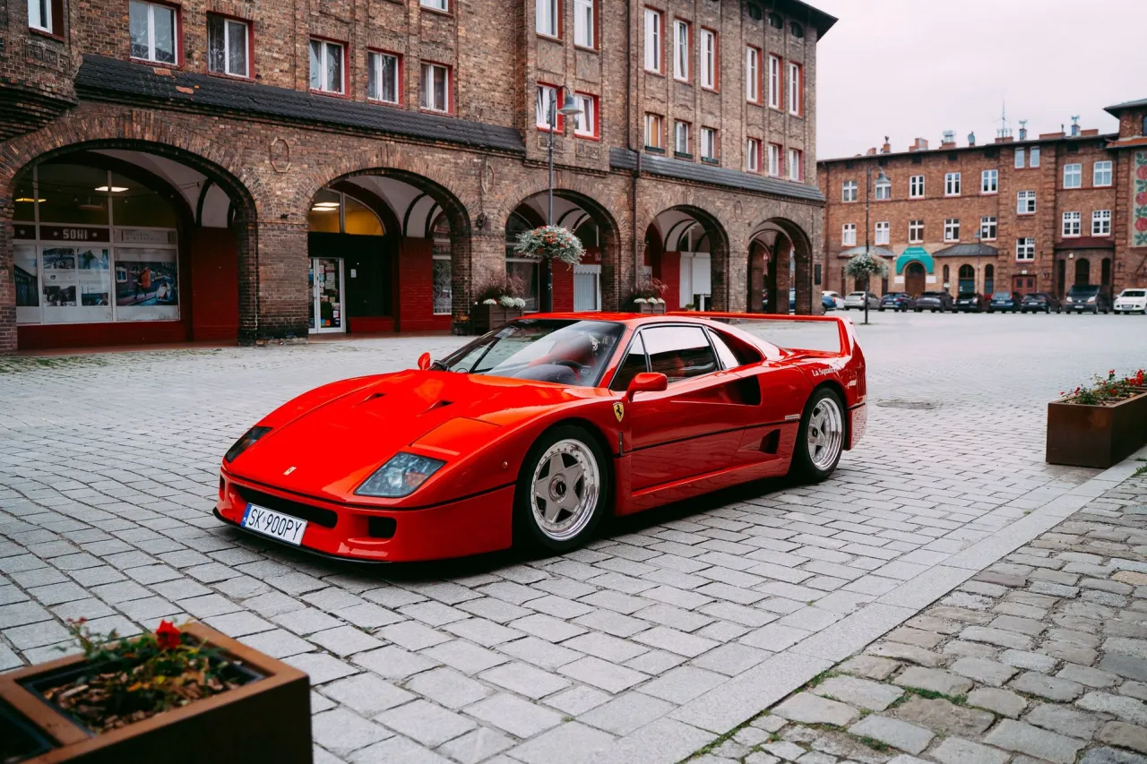 Zdjęcie Ile sztuk ferrari f40 wyprodukowano? Zaskakujące liczby produkcji