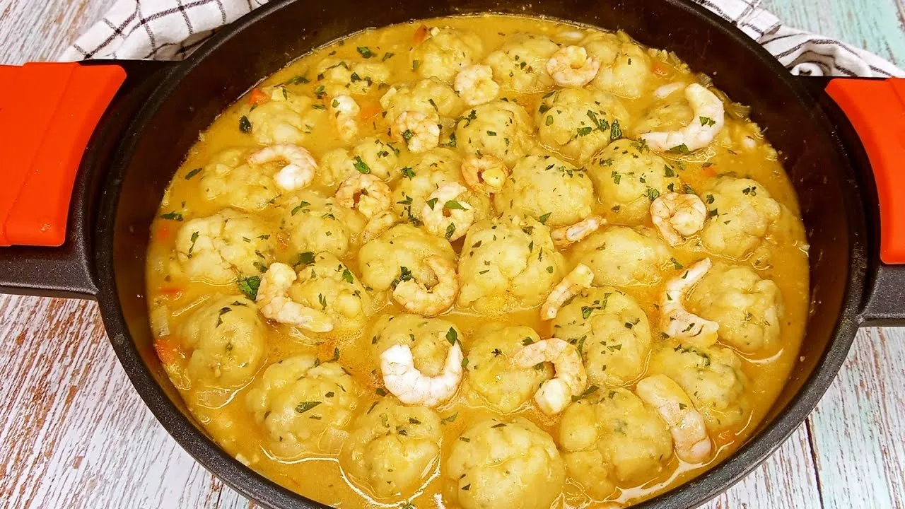 Zdjęcie Deliciosas albóndigas de merluza y gambas: receta fácil y rápida