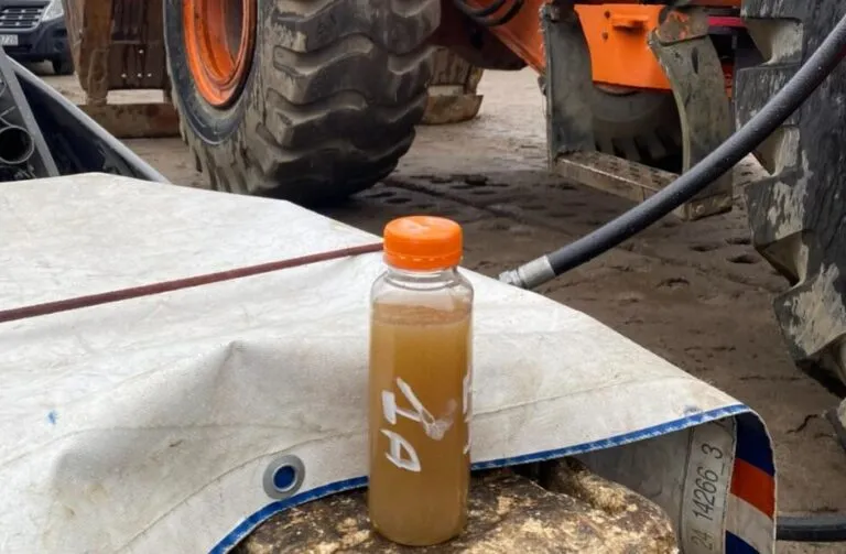 Zdjęcie Co ile motogodzin wymiana oleju T25? Kluczowe informacje dla użytkowników