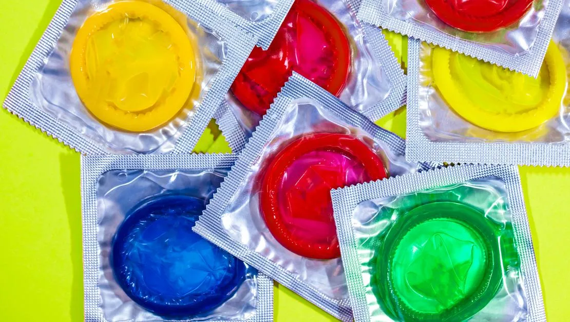 Zdjęcie Uczulenie na prezerwatywy objawy: Jak rozpoznać i uniknąć bólu