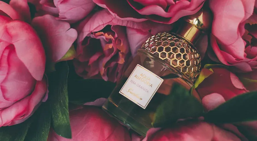 Zdjęcie Woda toaletowa czy perfumowana – poznaj kluczowe różnice i wybór
