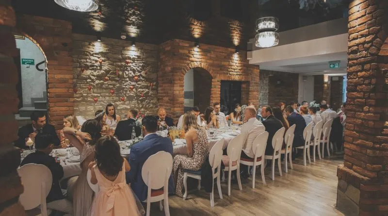 Zdjęcie Jak usadzać gości weselnych, aby uniknąć nieprzyjemnych sytuacji