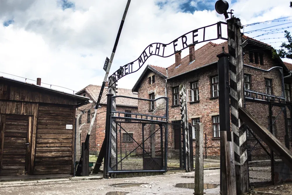 Zdjęcie Jak zostać przewodnikiem w Auschwitz - wymagania i proces rekrutacji
