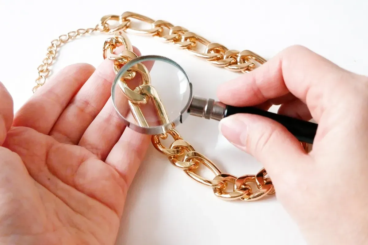 Zdjęcie Jak otworzyć lombard? Poradnik KNF, koszty i przepisy 2024