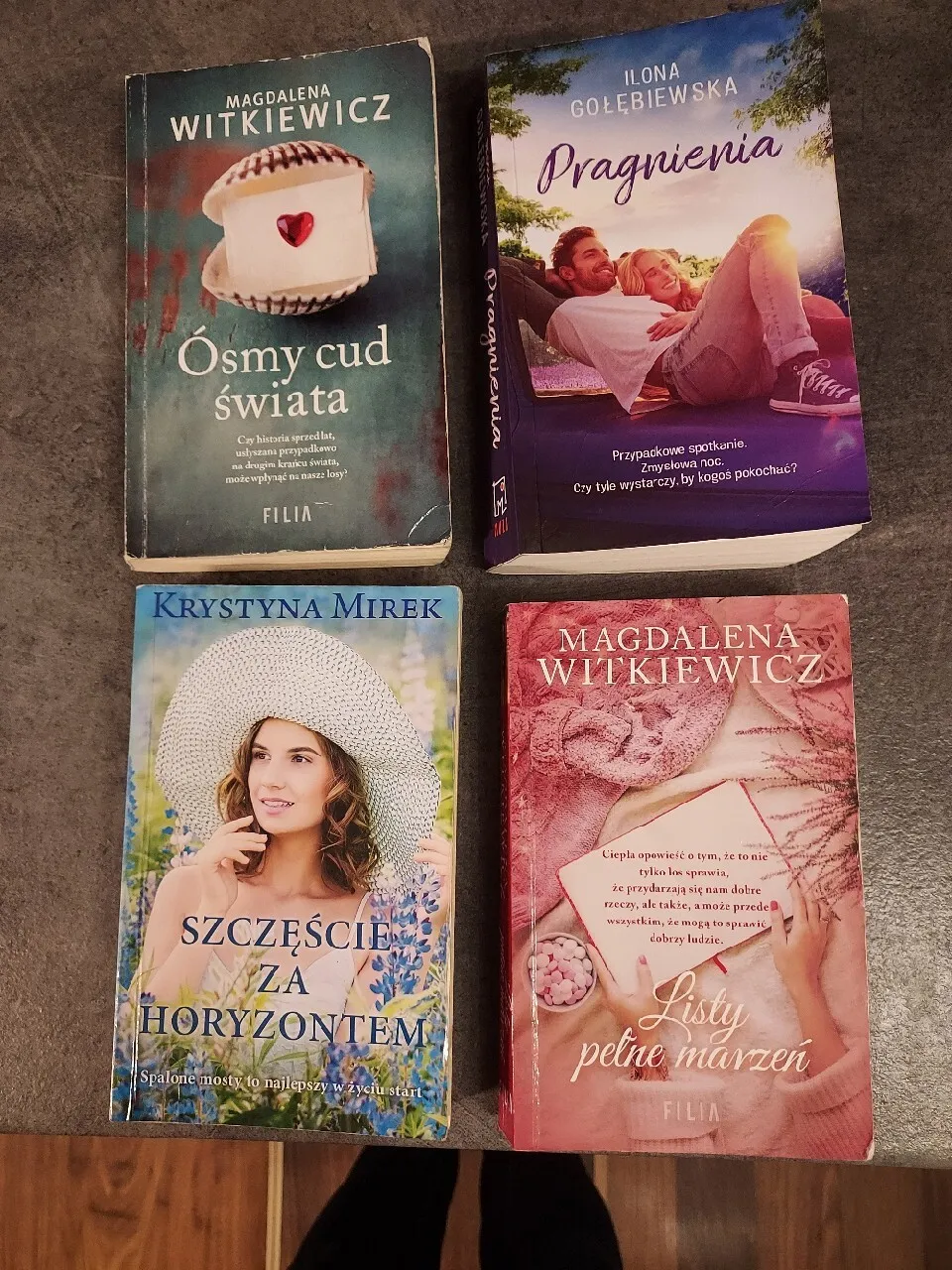 Zdjęcie Literatura kobieca: odkryj emocje i wyzwania w kobiecych powieściach