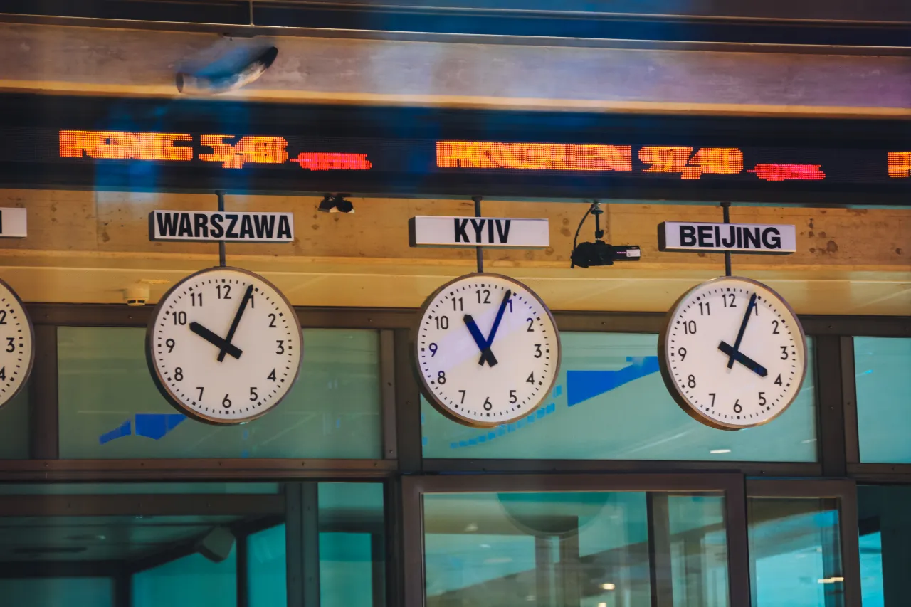 Zdjęcie O której otwiera się giełda w Warszawie? Poznaj godziny handlu