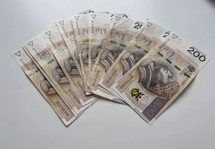 Zdjęcie Czym jest debet? Wszystko o ujemnym saldzie na koncie