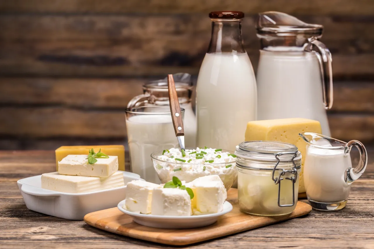 Zdjęcie Po ile mleko w skupie? Sprawdź aktualne ceny i trendy w Polsce