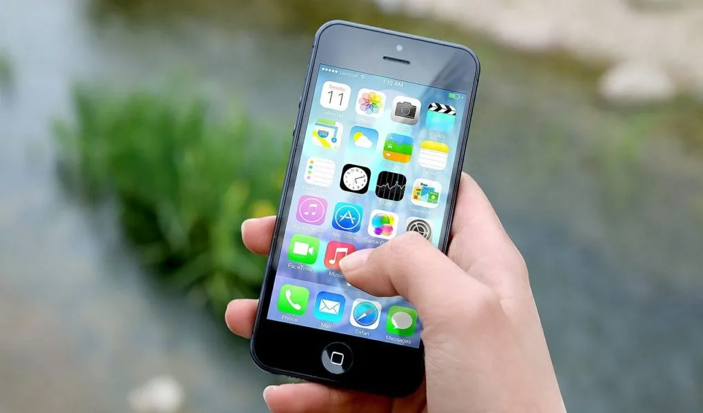 Zdjęcie Czy warto kupić używanego iPhone? Poznaj pułapki i korzyści