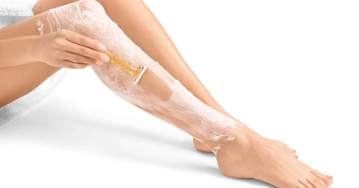Zdjęcie Pianka czy żel do golenia nóg – co wybrać dla gładkiej skóry?