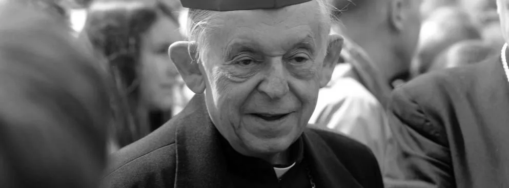 Zdjęcie Kardynał Józef Glemp: Jego wpływ na Kościół i historię Polski