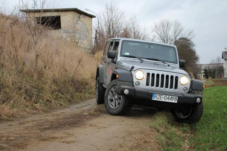 Zdjęcie Ile pali Jeep Wrangler? Sprawdź, ile naprawdę zużywa paliwa