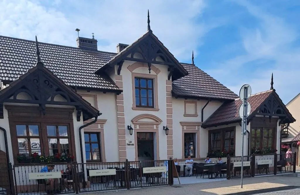 Zdjęcie Gdzie zjeść w Darłówku? Odkryj najlepsze restauracje i smaki