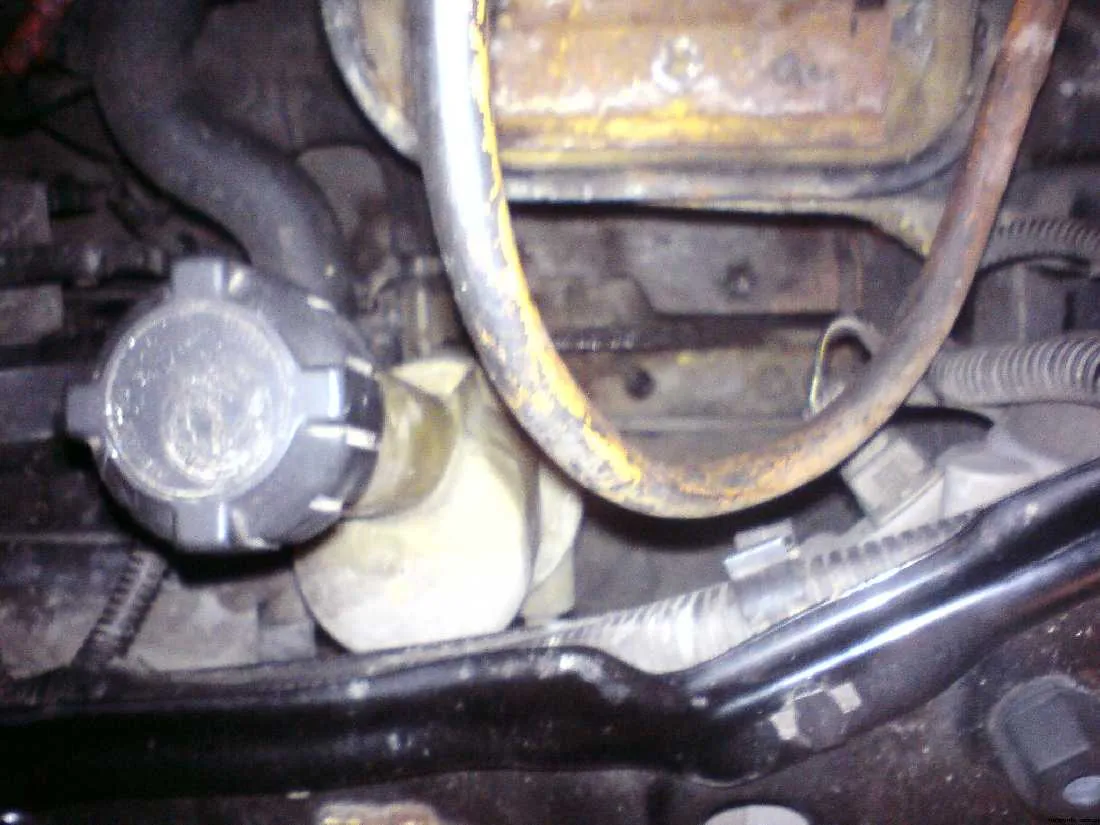 Zdjęcie Ile płynu do chłodnicy Punto 2? Sprawdź, aby uniknąć problemów!